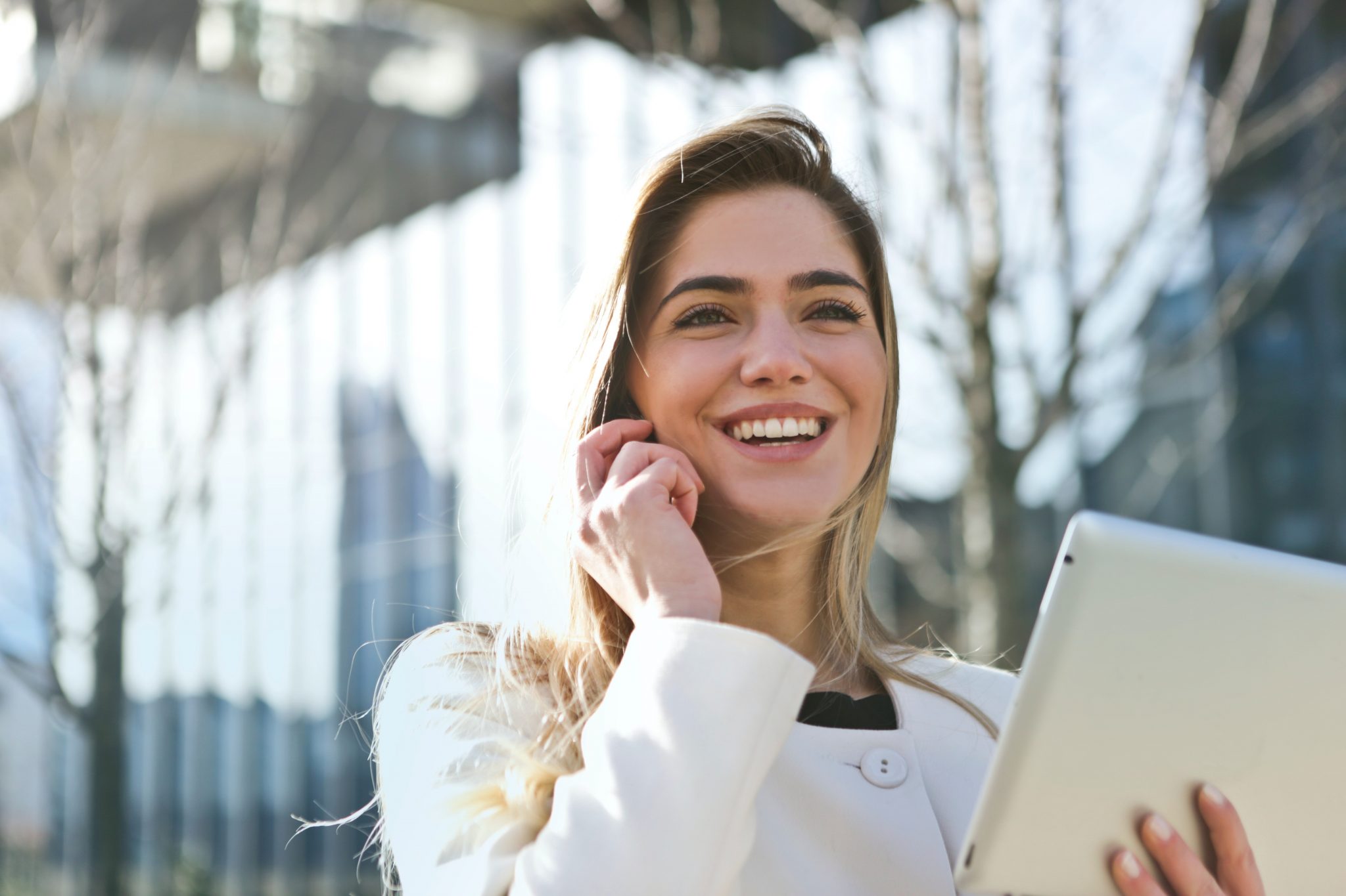 Smiling woman on the phone