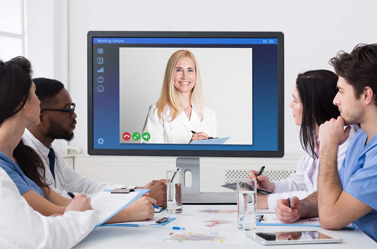 Virtual instructor teaching diverse medical students